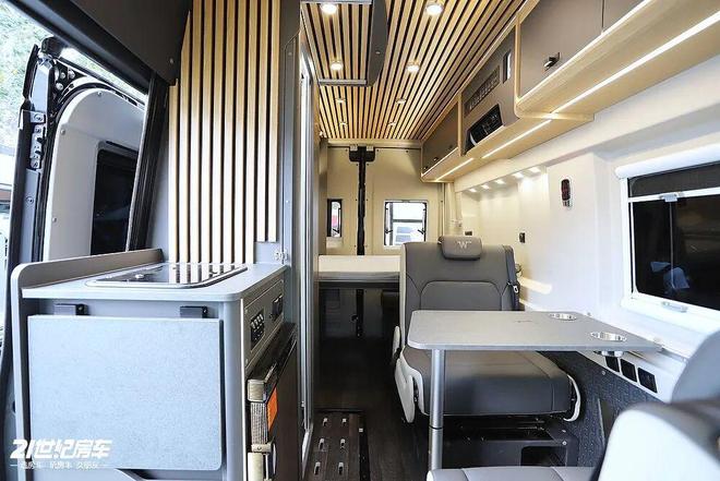 旅居B型房车卫航福特T8四驱美洲豹开元棋牌app全时四驱全地形、精致(图8)