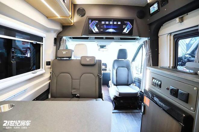 旅居B型房车卫航福特T8四驱美洲豹开元棋牌app全时四驱全地形、精致(图14)