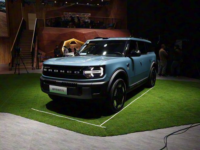 地形露营SUV”亮相!增程纯电双动力开元棋牌2025广州车展:首款 “全(图4) 地形露营SUV”亮相!增程纯电双动力开元棋牌2025广州车展:首款 “全(图4)