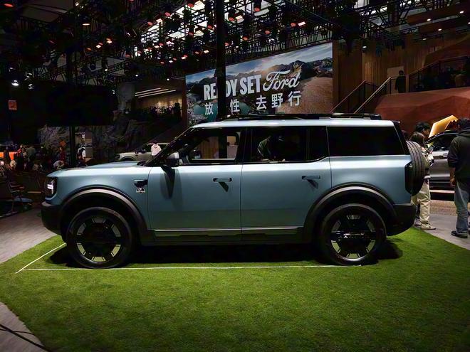 地形露营SUV”亮相!增程纯电双动力开元棋牌2025广州车展:首款 “全(图2) 地形露营SUV”亮相!增程纯电双动力开元棋牌2025广州车展:首款 “全(图2)